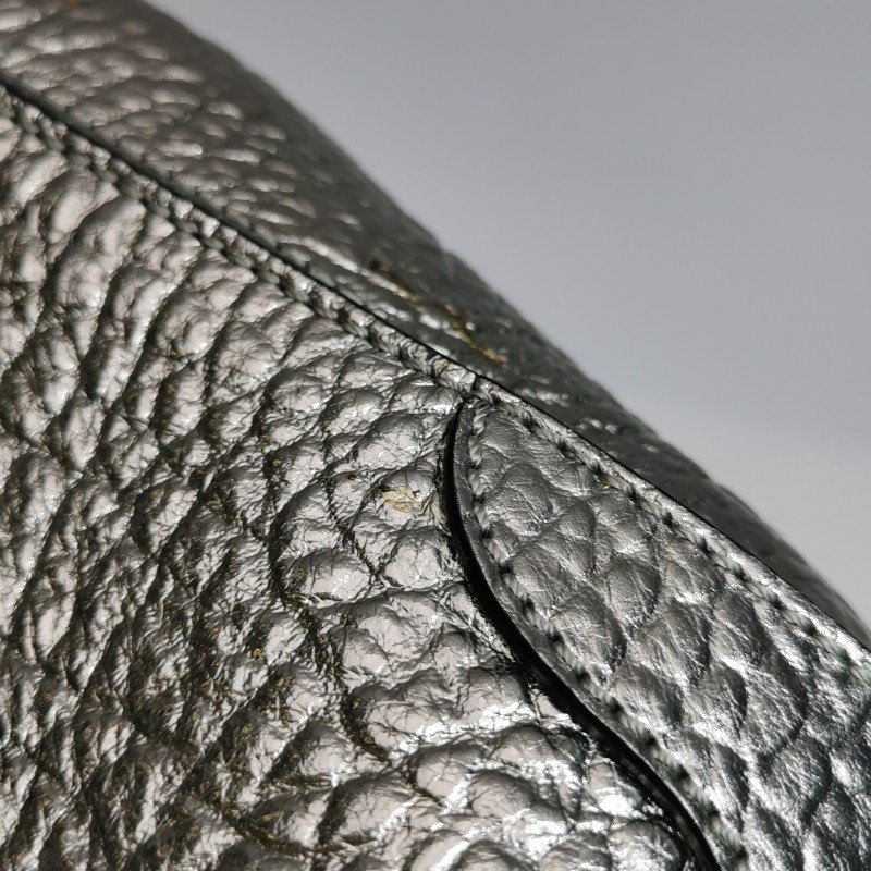 Burberry 牛皮純色字母Logo單肩包-14