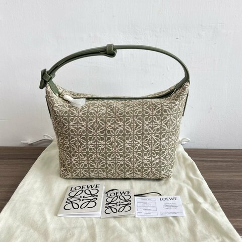 LOEWE cubi小號酪梨綠帆布手提飯盒包 20.5*17*12.5 全新閒置配件塵袋