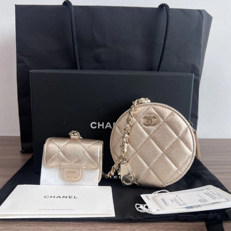 CHANEL vic香檳色金扣子母掛飾零錢包10*10*2 全新閒置配件盒子塵袋-0