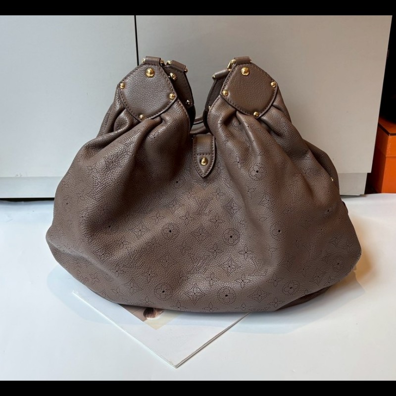 LV 巧克力色雷射洞洞字花皮革托特包 XL-1