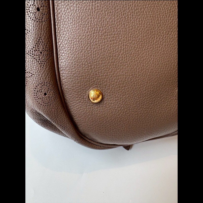 LV 巧克力色雷射洞洞字花皮革托特包 XL-13