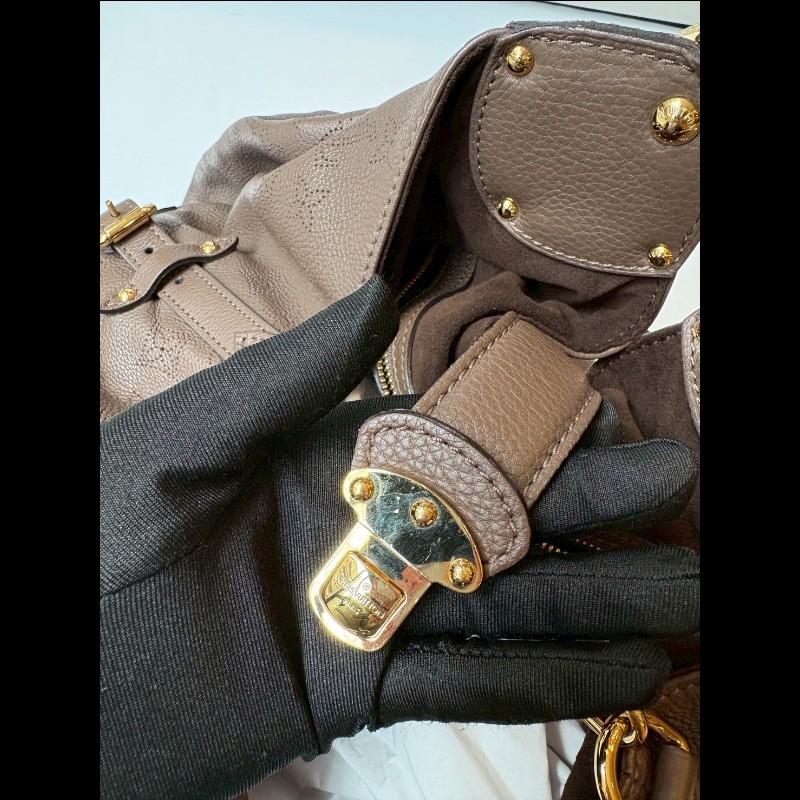 LV 巧克力色雷射洞洞字花皮革托特包 XL-23