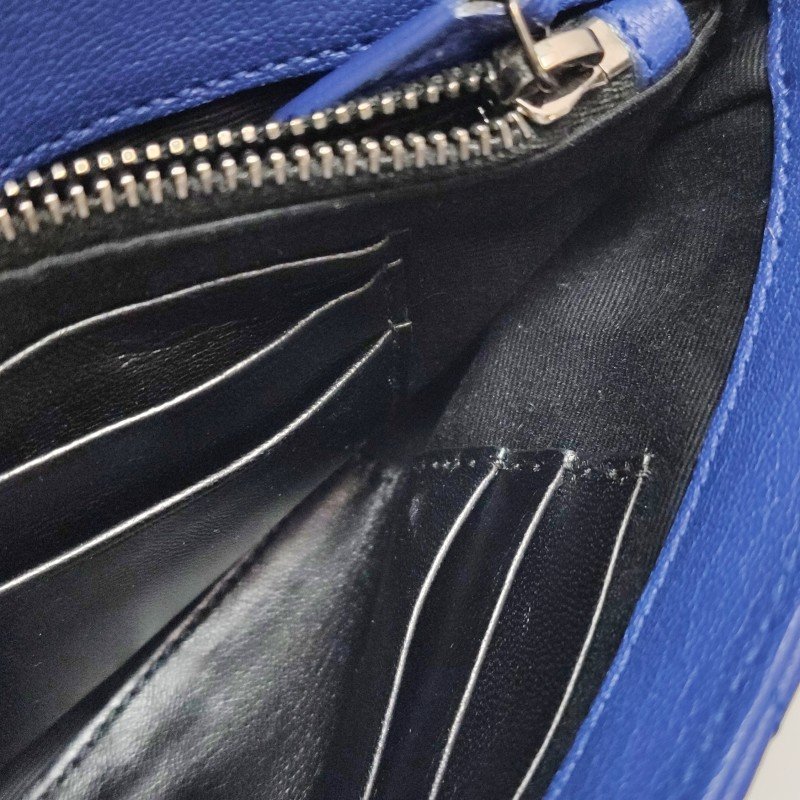 Saint Laurent College 迷你羊皮純色V紋絎縫YSL標誌斜挎包-10