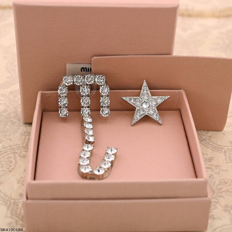 MIU MIU 不對稱星星耳環-0