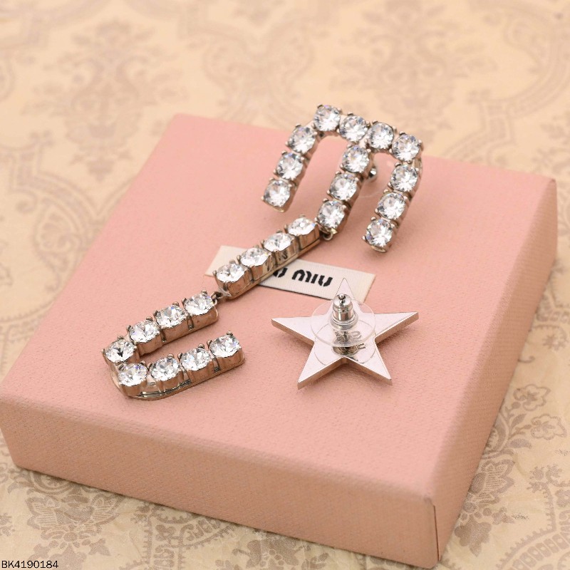 MIU MIU 不對稱星星耳環-1