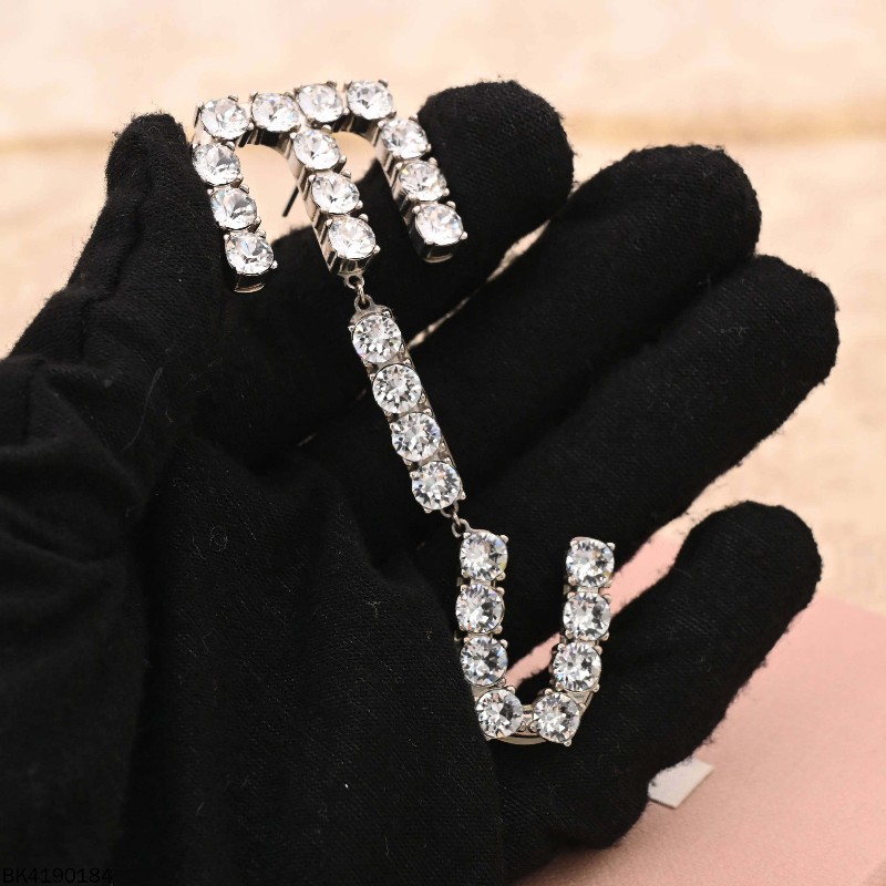 MIU MIU 不對稱星星耳環-2