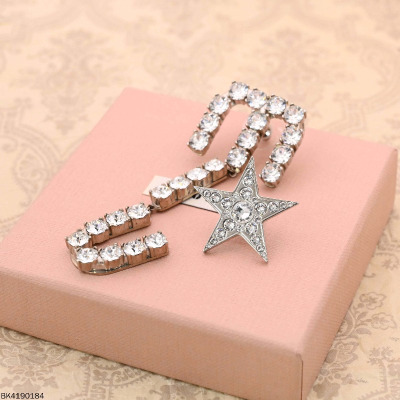 MIU MIU 不對稱星星耳環-5