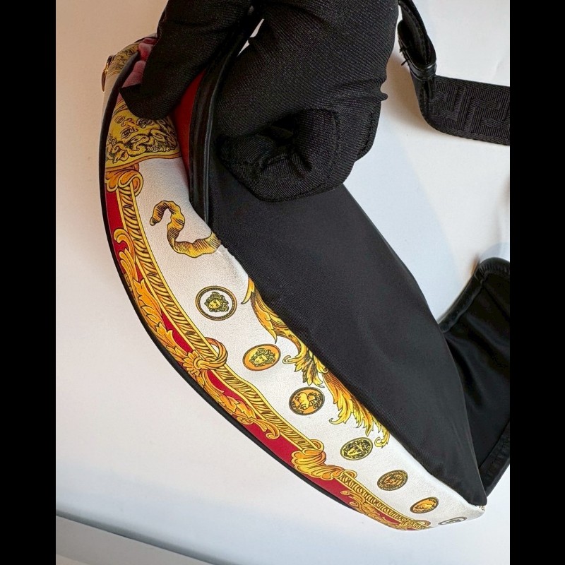 Versace 紅底金色彩繪皮革腰包-14