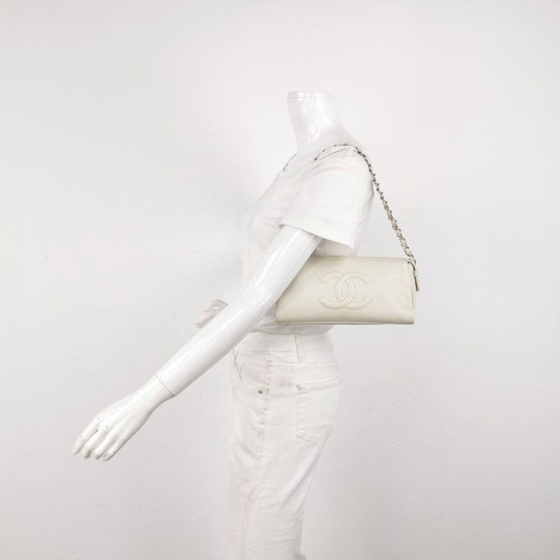 Chanel 牛皮純色雙C Logo皮穿鏈單肩包-1