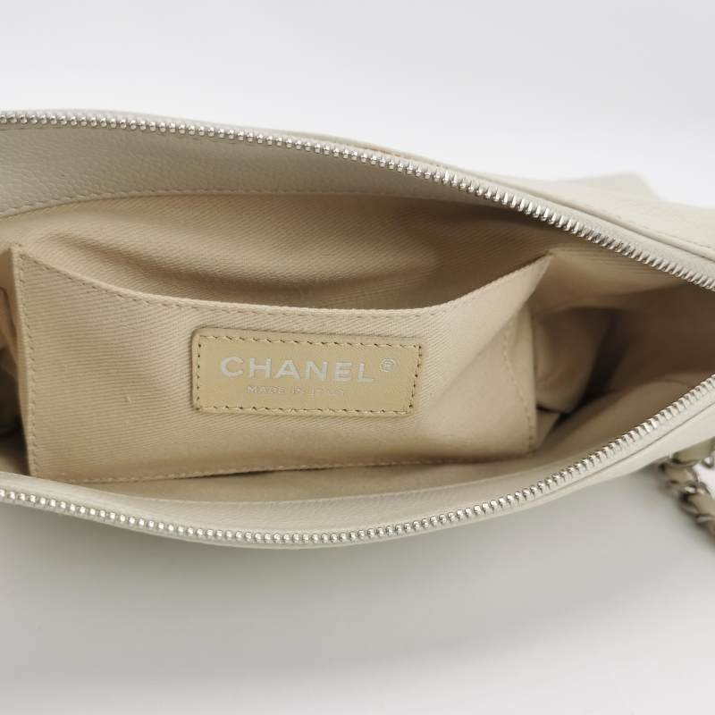 Chanel 牛皮純色雙C Logo皮穿鏈單肩包-7