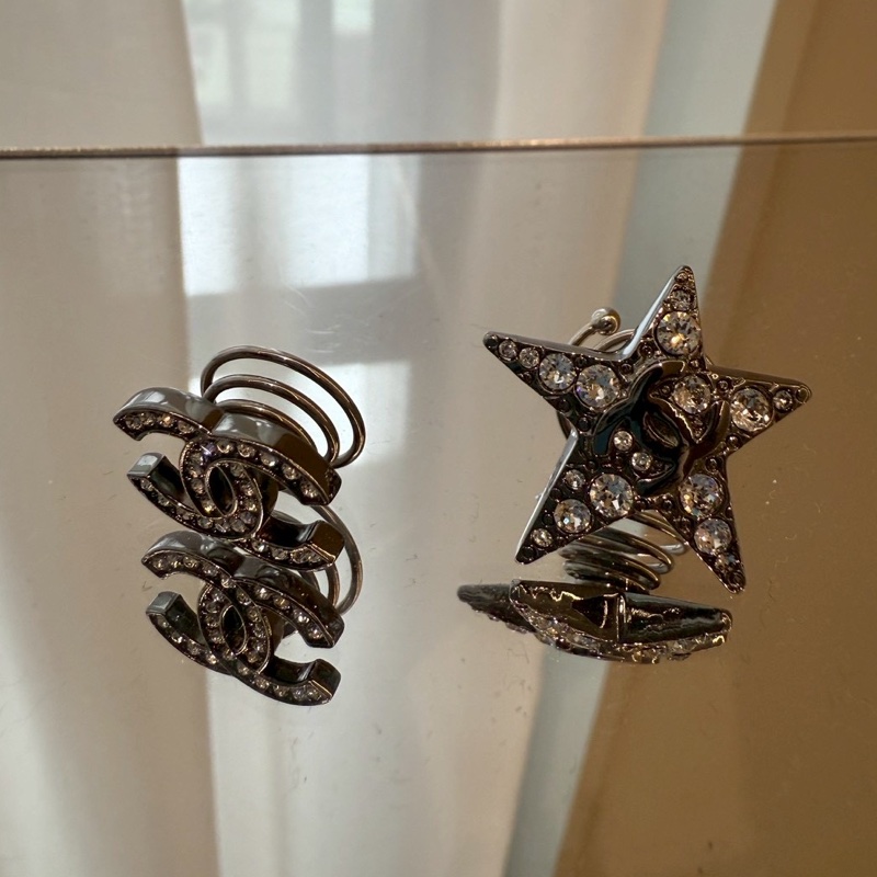 CHANEL 銀色鑽星鑽Logo髮飾-4