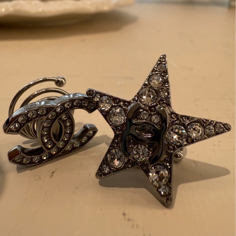 CHANEL 銀色鑽星鑽Logo髮飾-7