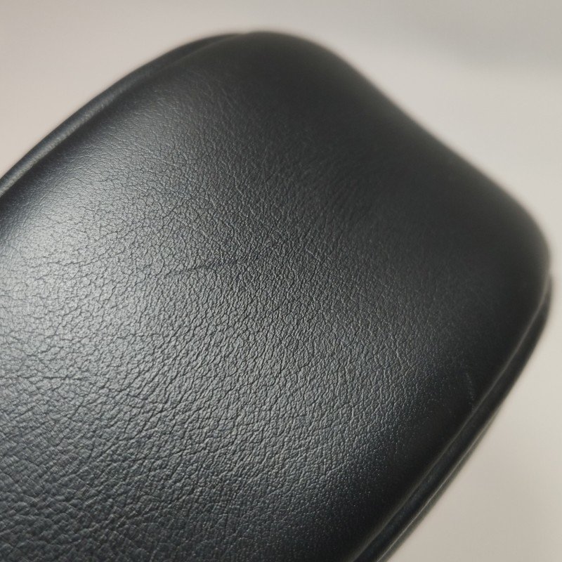 Louis Vuitton (LV) New Wave 牛皮純色Logo徽標單肩包-17