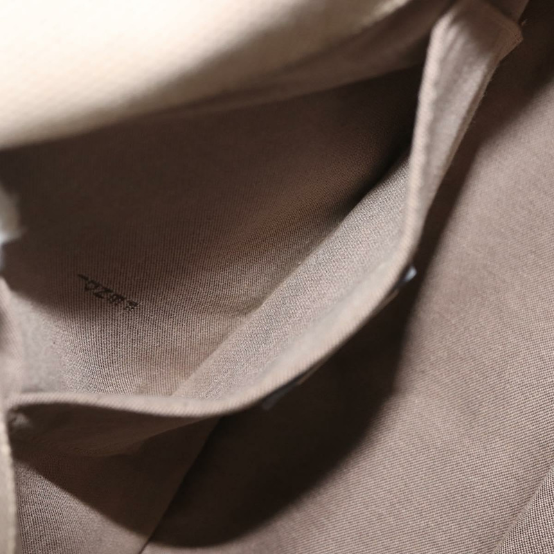 【日本直送】FENDI Zucca帆布肩背包 米色 金色 正品 144250-23