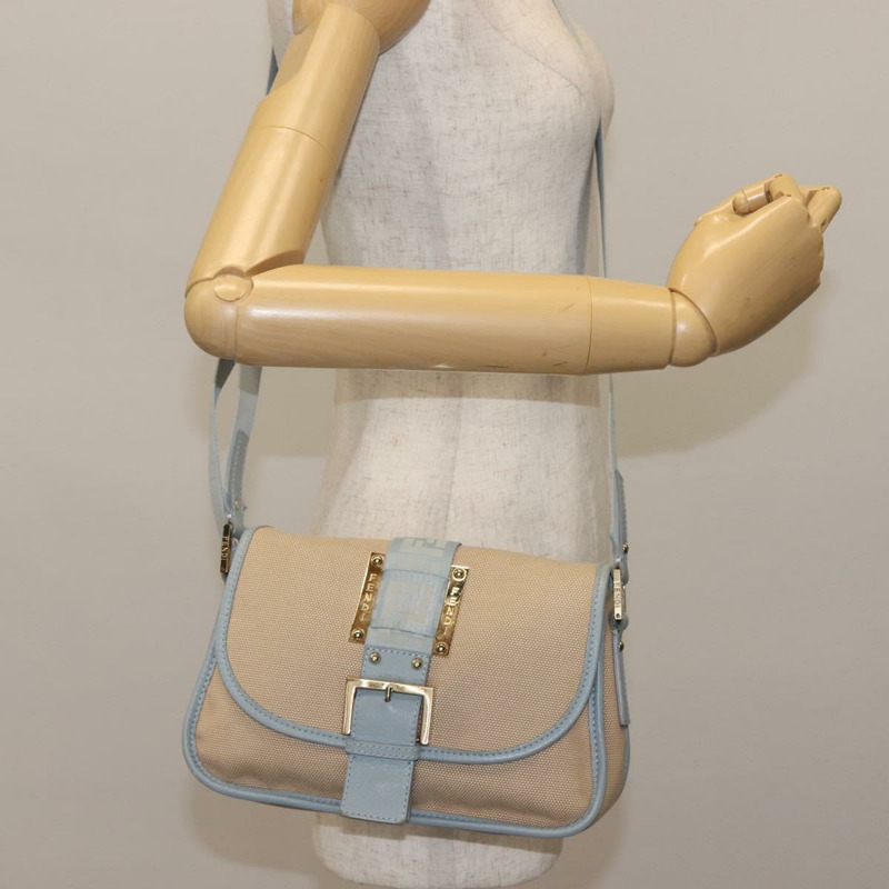 【日本直送】FENDI Zucca帆布肩背包 米色 金色 正品 144250-24