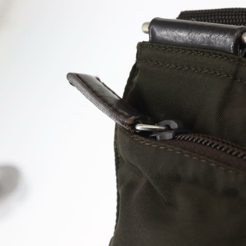 【日本直送】PRADA 尼龍卡其色銀色單肩包 正品 143342-8