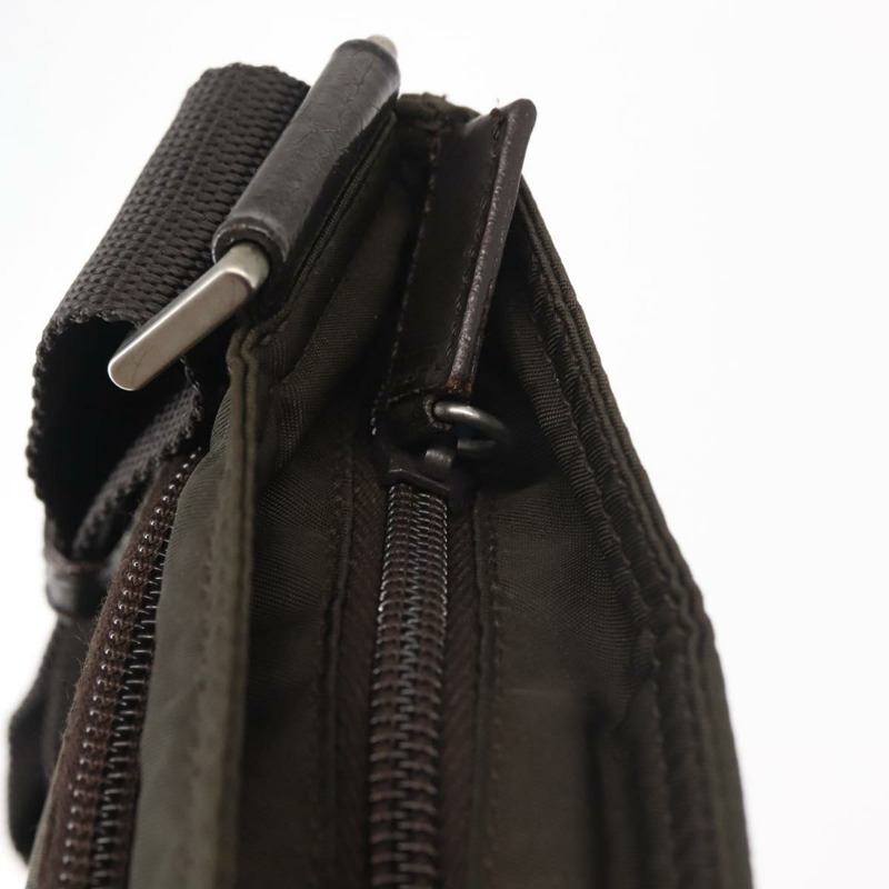 【日本直送】PRADA 尼龍卡其色銀色單肩包 正品 143342-9