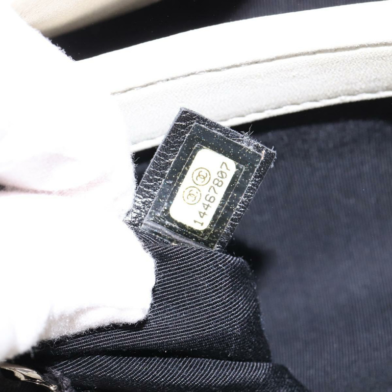 【日本直送】香奈兒鏈條肩背包 琺瑯奶油色 銀色 CC標誌 Auth 143658-9