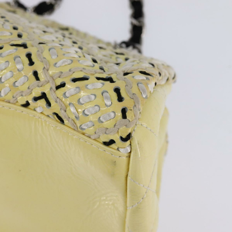 【日本直送】香奈兒鏈條肩背包 琺瑯奶油色 銀色 CC標誌 Auth 143658-16