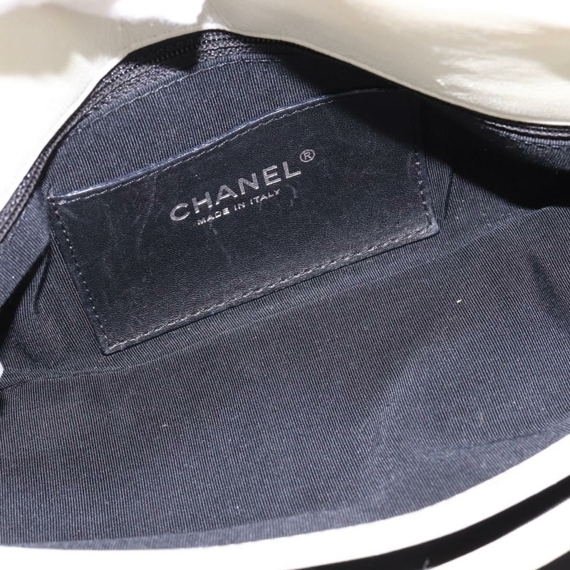 【日本直送】香奈兒鏈條肩背包 琺瑯奶油色 銀色 CC標誌 Auth 143658-21