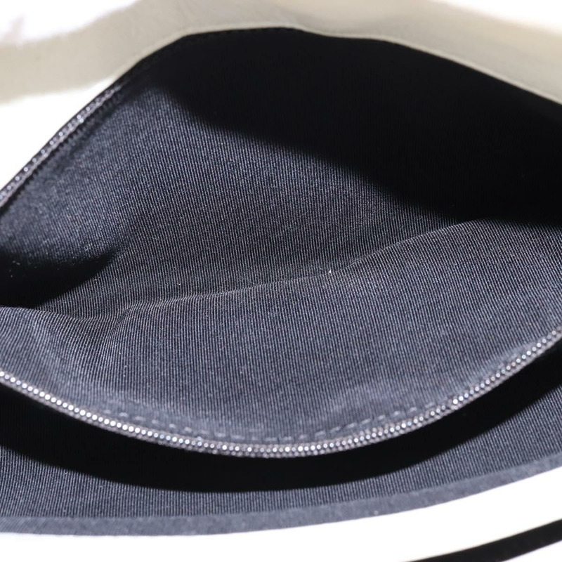 【日本直送】香奈兒鏈條肩背包 琺瑯奶油色 銀色 CC標誌 Auth 143658-23