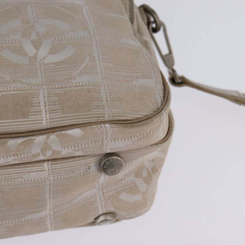 【日本直送】香奈兒新款旅行系列手袋 尼龍 兩用 米色 銀色 CC 標誌 Auth 145353-17