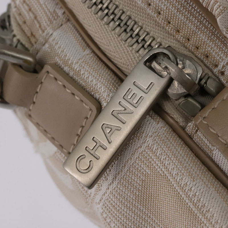 【日本直送】香奈兒新款旅行系列手袋 尼龍 兩用 米色 銀色 CC 標誌 Auth 145353-18