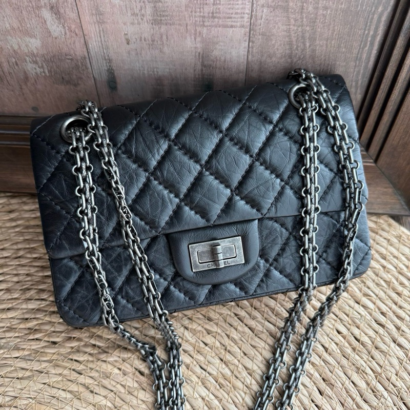 chanel 2.55黑銀褶皺牛皮鏈條包大mini 尺寸約20底長 年份：30開 附件：保卡-1