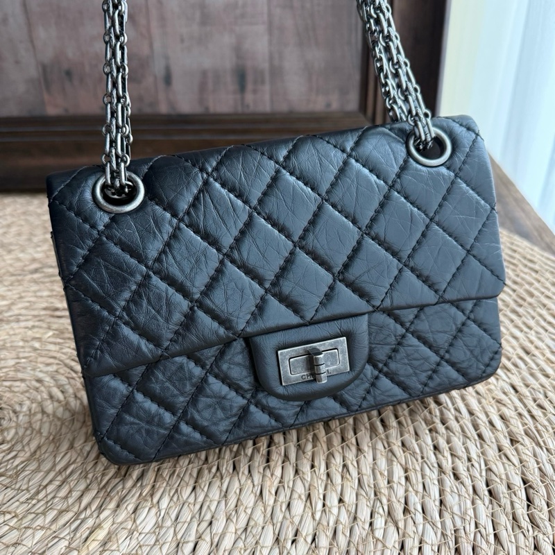 chanel 2.55黑銀褶皺牛皮鏈條包大mini 尺寸約20底長 年份：30開 附件：保卡-3