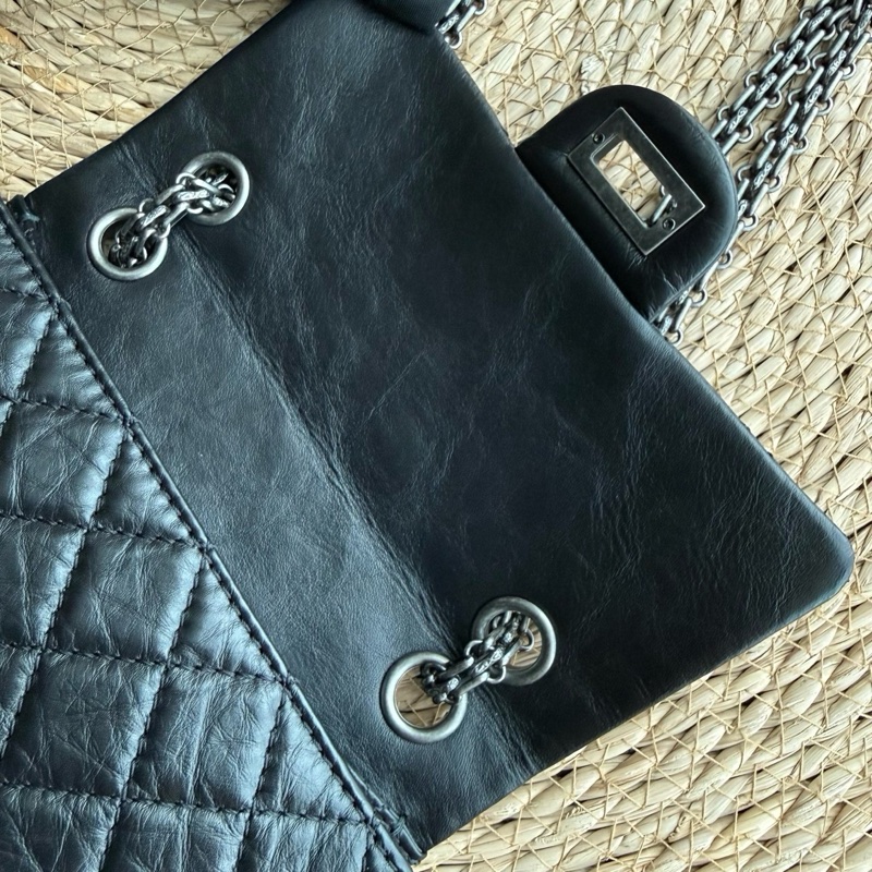 chanel 2.55黑銀褶皺牛皮鏈條包大mini 尺寸約20底長 年份：30開 附件：保卡-16