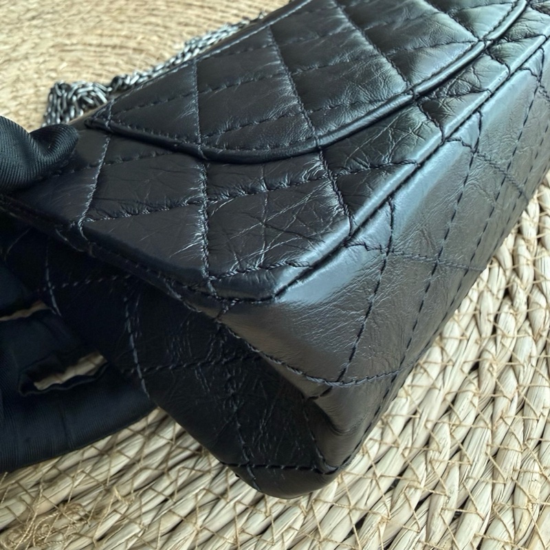 chanel 2.55黑銀褶皺牛皮鏈條包大mini 尺寸約20底長 年份：30開 附件：保卡-17