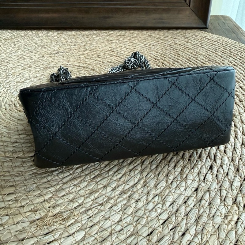 chanel 2.55黑銀褶皺牛皮鏈條包大mini 尺寸約20底長 年份：30開 附件：保卡-19