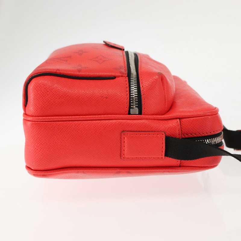 【日本直送】路易威登 Taigalama 戶外信差 PM 包 紅色 M30821 LV 正品 145805-2