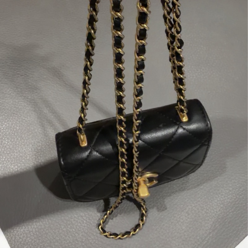 CHANEL 23A🪩工坊獅子水鑽-黑金鏈小方胖-4