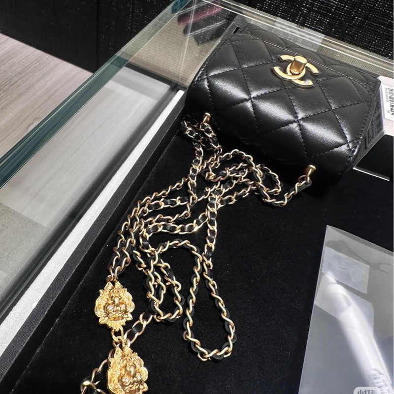 CHANEL 23A🪩工坊獅子水鑽-黑金鏈小方胖-6