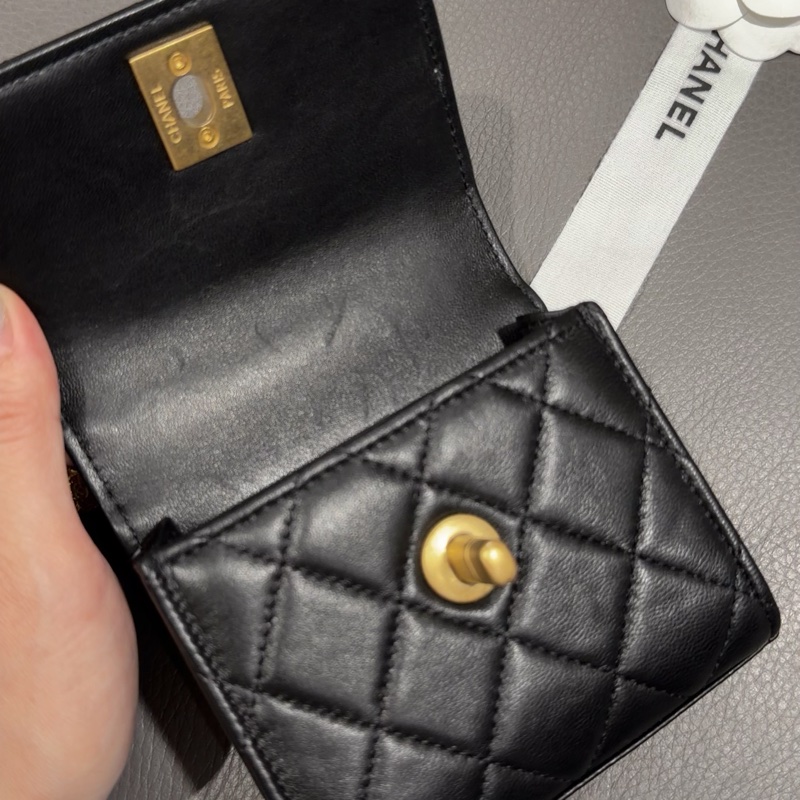 CHANEL 23A🪩工坊獅子水鑽-黑金鏈小方胖-10