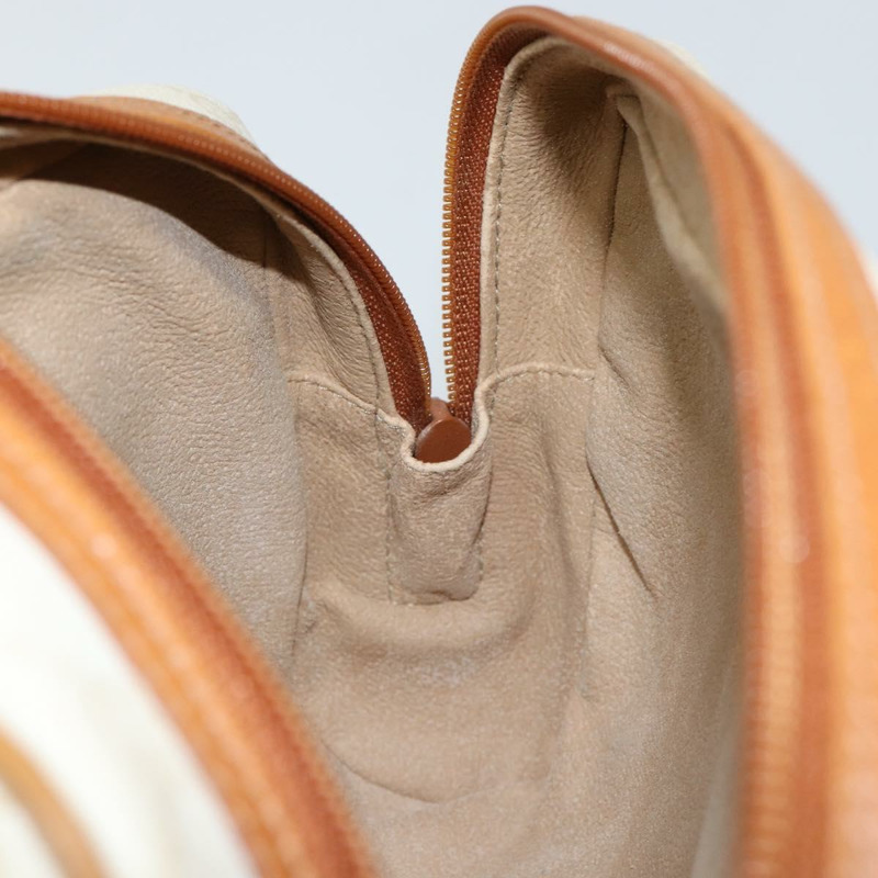 【日本直送】GUCCI GG帆布手拿包 白色金色 正品 145972-16