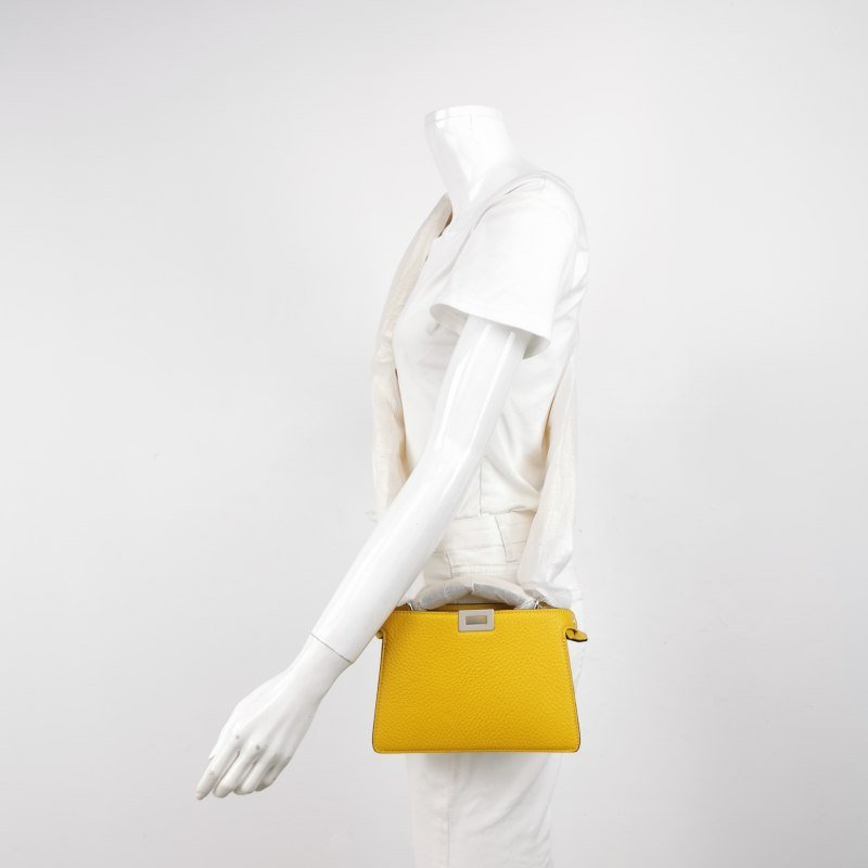 Fendi Peekaboo ISeeU XCross 牛皮純色扭鎖斜挎包單肩包-1