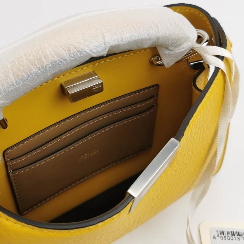 Fendi Peekaboo ISeeU XCross 牛皮純色扭鎖斜挎包單肩包-6