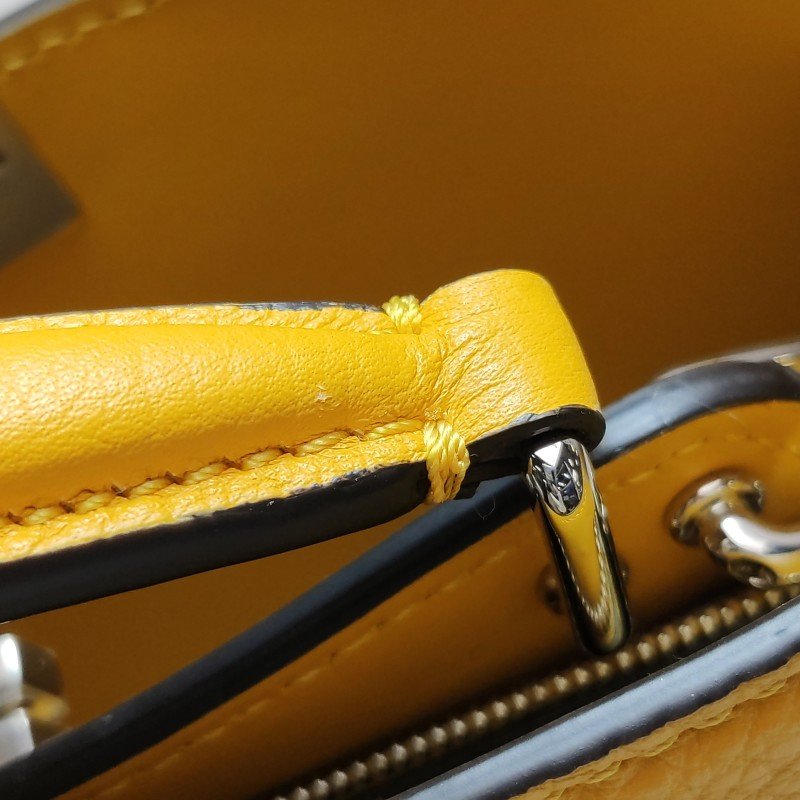 Fendi Peekaboo ISeeU XCross 牛皮純色扭鎖斜挎包單肩包-10