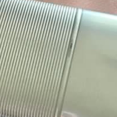 Ferragamo 銀色牛皮斜背包-9