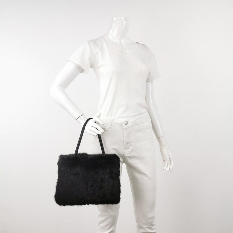 Burberry 牛皮純色毛絨手提包-1