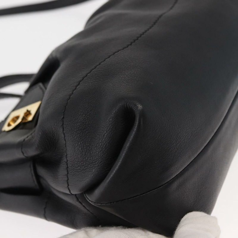 【日本直送】Salvatore Ferragamo Gancini 手提包 皮革 2way 黑色 金色 Auth 148032-9