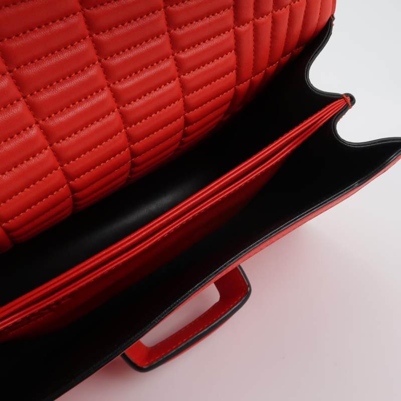 Loewe Barcelona 中號 羊皮純色三角形封扣斜挎包單肩包-6