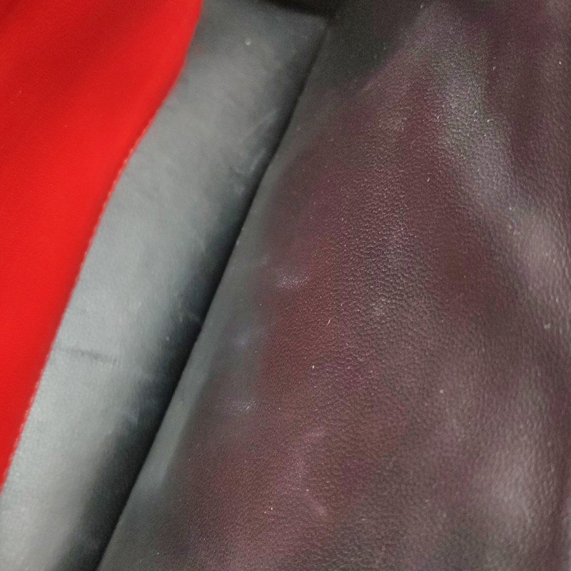 Loewe Barcelona 中號 羊皮純色三角形封扣斜挎包單肩包-10