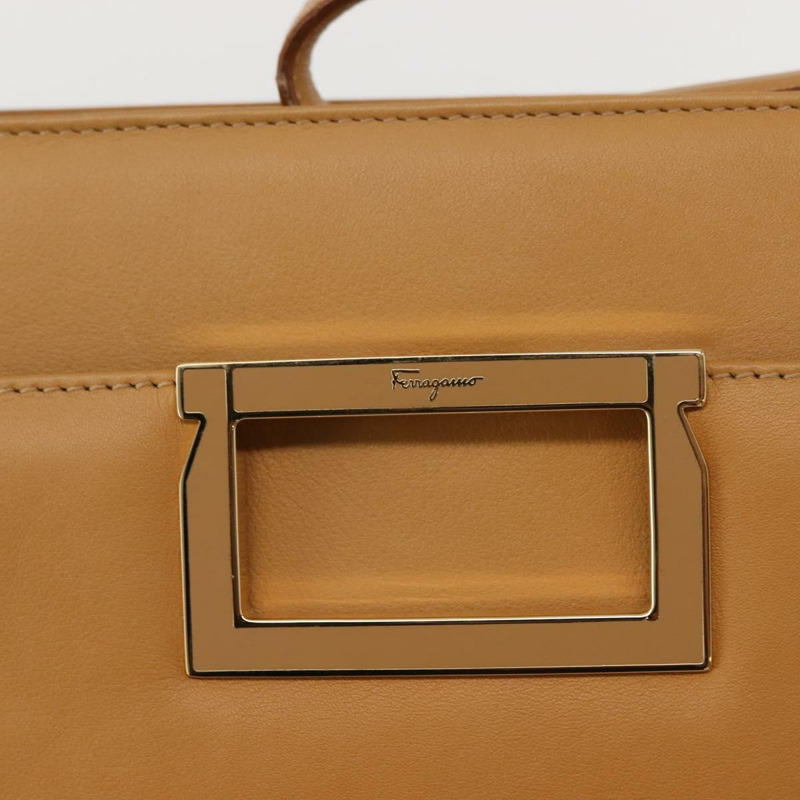 【日本直送】Salvatore Ferragamo 皮革肩背包 米色 金色 正品 gh1110-16