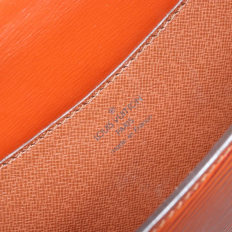 【日本直送】路易威登 Epi Grenel 棕色肯亞 M52363 LV 正品 gh1061-17