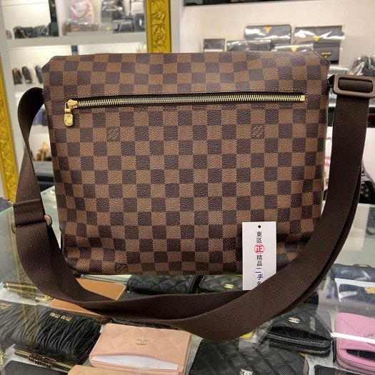 東區正精品㊣ LV N51211 咖啡色棋盤格紋鐵牌翻蓋包斜背包公事包中款 RZ6022-7