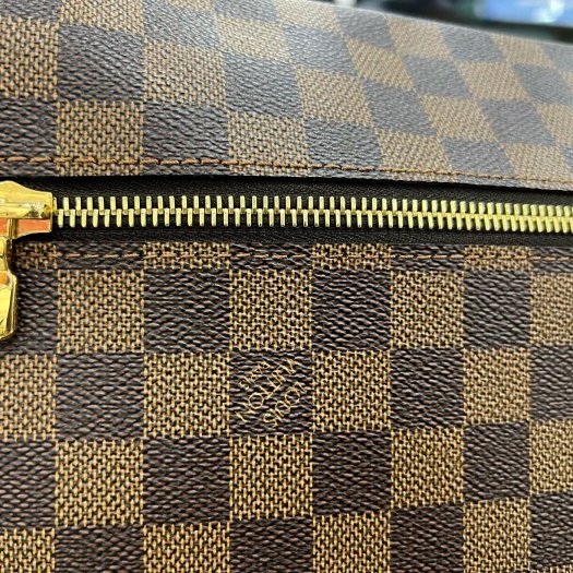 東區正精品㊣ LV N51211 咖啡色棋盤格紋鐵牌翻蓋包斜背包公事包中款 RZ6022-8