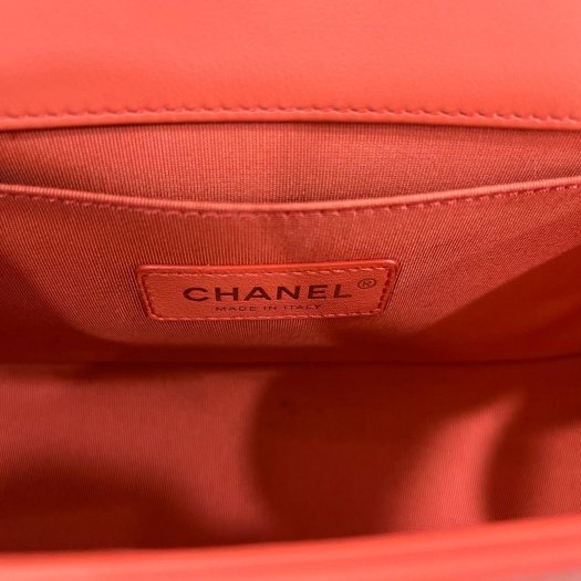 東區正精品㊣CHANEL A67086 BOY 25cm 香奈兒粉紅色羊皮亮金釦式翻蓋斜背包 RZ6024-3